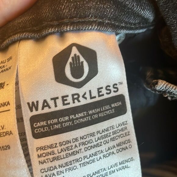 Levi’s High Rise short raw hemline black/ gray size 26 - Picture 5 of 8